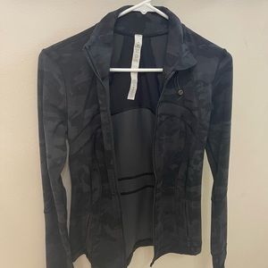Lululemon define jacket size 4 black camo